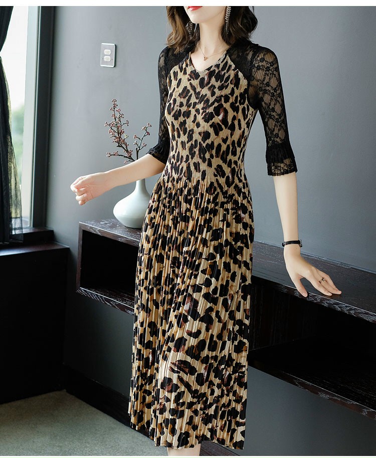 Dầm Dập Ly Họa Tiết Beo Tay Ren - HN885
